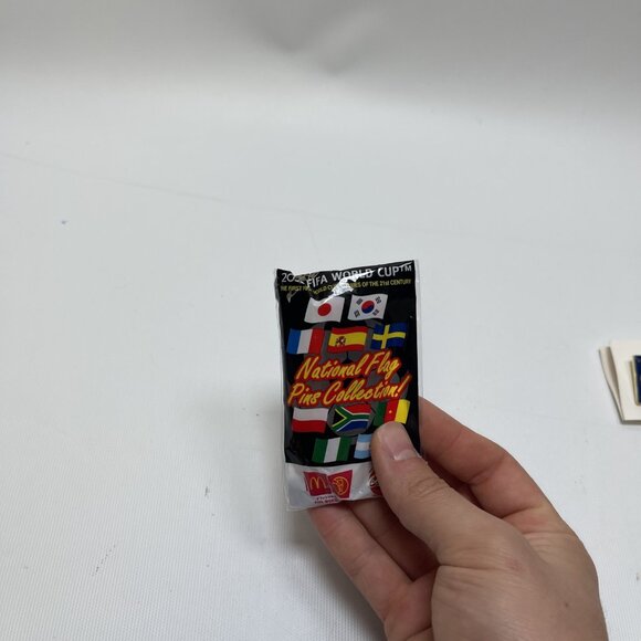 FIFA WORLD CUP 2002 Korea National Flag Pin McDonalds Coca Cola 1x2.5” - Picture 6 of 6